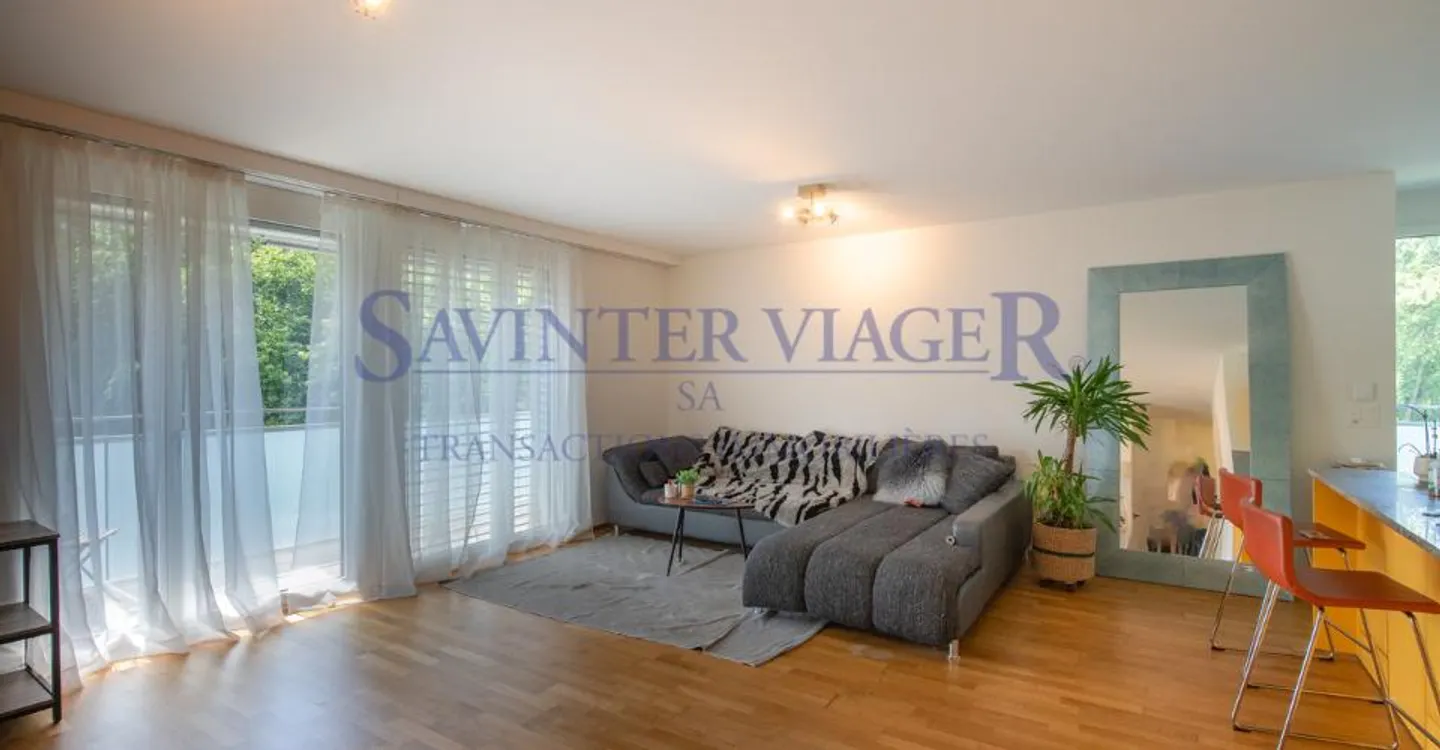 Carouge - Elegante appartamento di 3 locali con ampio balcone e vista libera - Foto 2 di 12
