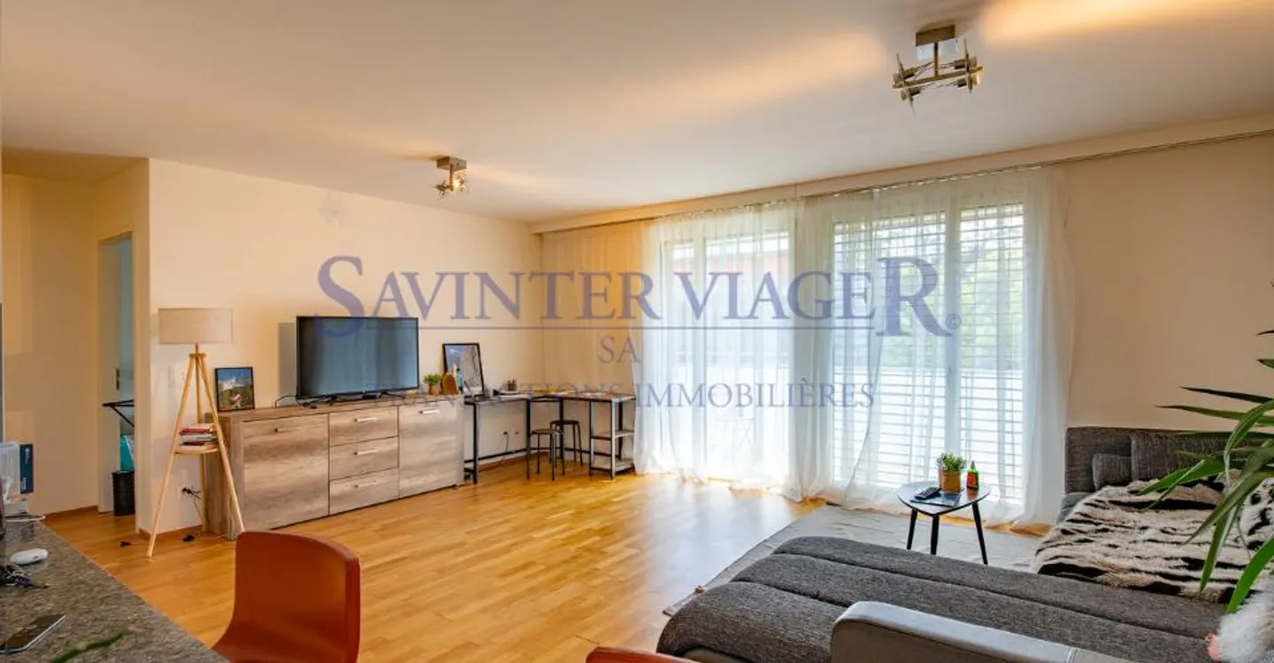 Carouge - Elegante appartamento di 3 locali con ampio balcone e vista libera - Foto 3 di 12