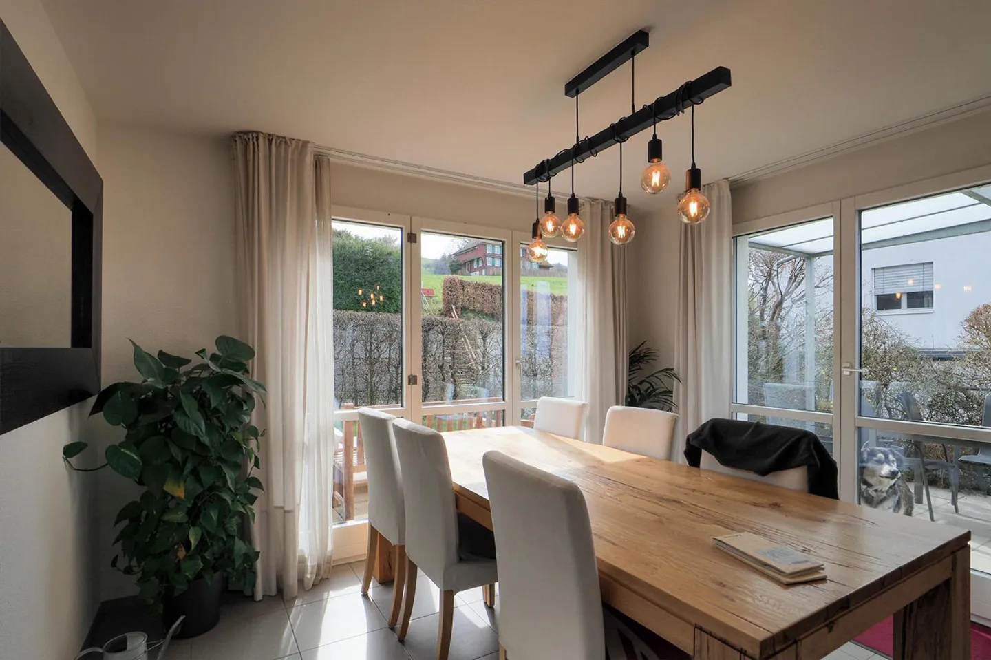 Charmentes 5.5-Zimmer-Einfamilienhaus in Feusisberg mit traumhafter... - Photo 13 of 13