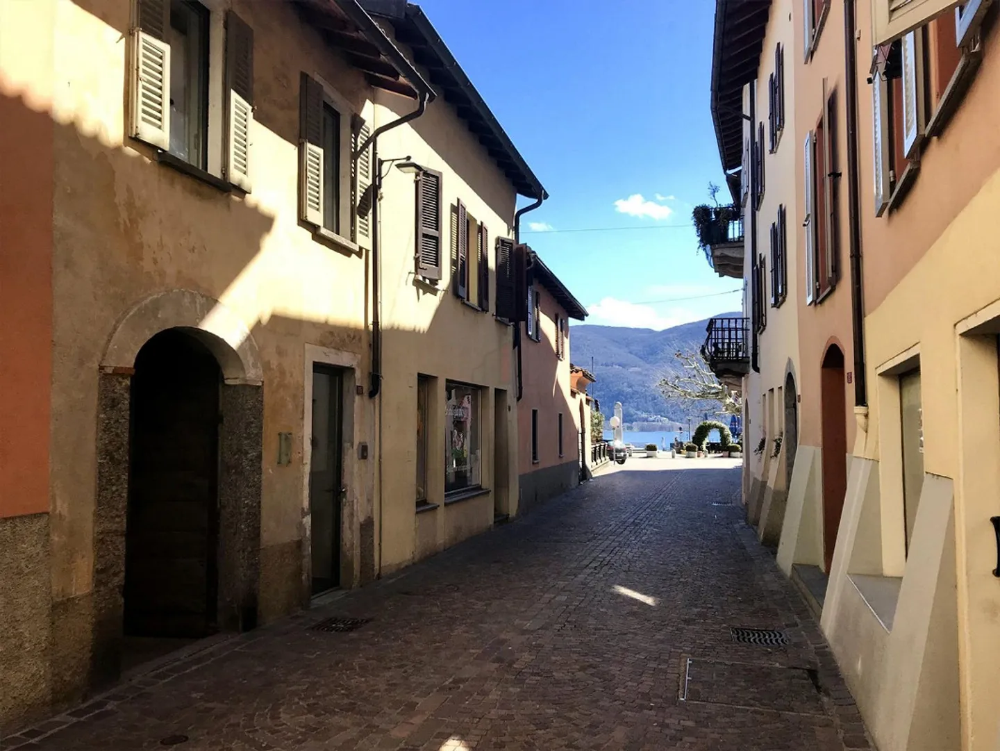 UN PROGETTO UNICO A DUE PASSI DAL LAGO - Photo 1 sur 13