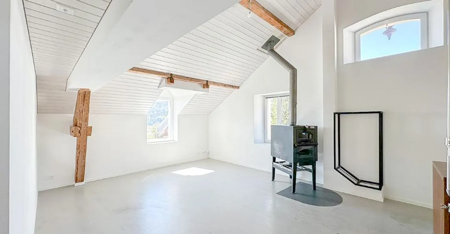 Appartamento di 2.5 locali di circa 130 m2 all'ultimo piano - Foto 3 di 9