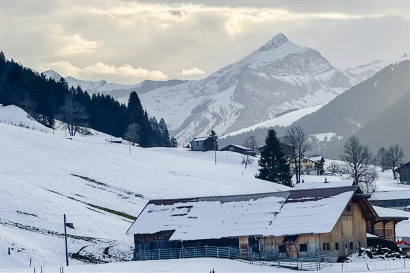 «Einzigartiges Chalet im Herzen von Gstaad» - Foto 8 di 20