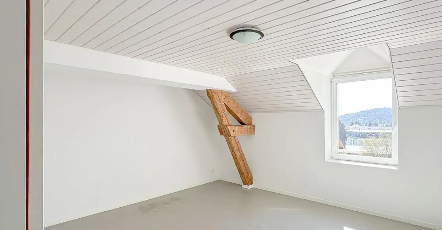 Appartamento di 2.5 locali di circa 130 m2 all'ultimo piano - Foto 4 di 9