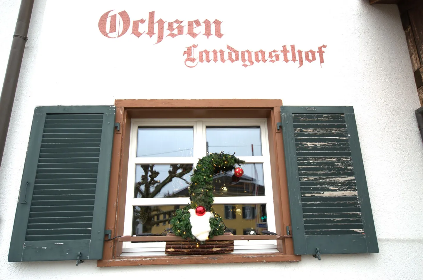 Traditional restaurant with 6 rooms and 4.5 room penthouse in the center of Matzingen - Photo 2 of 18