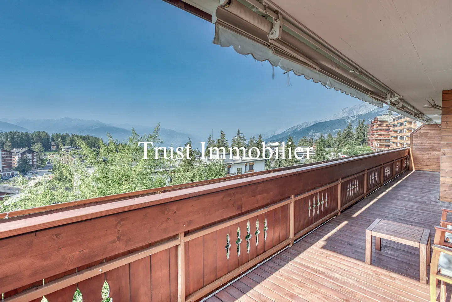 Appartamento di Lusso con Vista Montagna - Foto 3 di 24