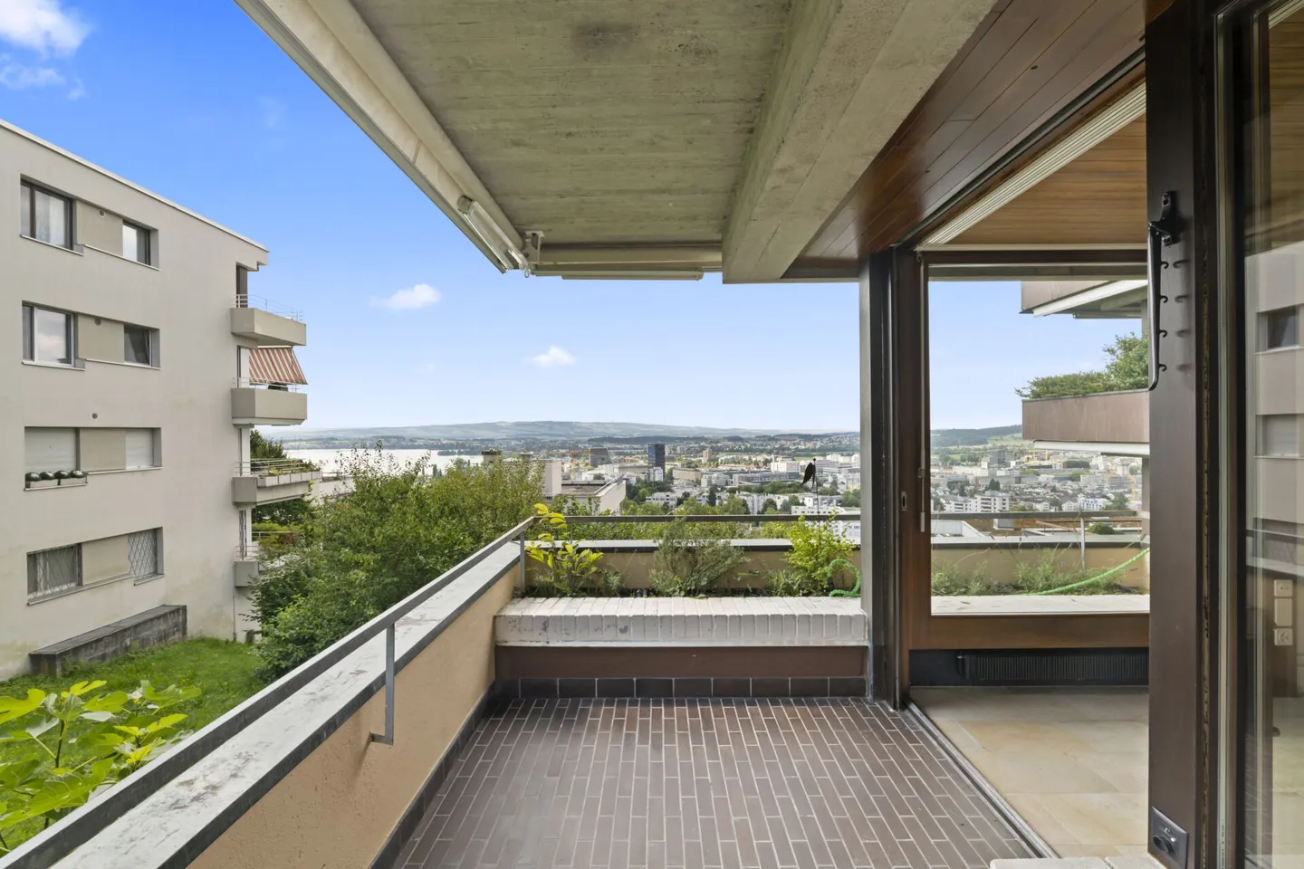 Living above Lake Zug - modern, stylish, unique - Photo 1 of 23