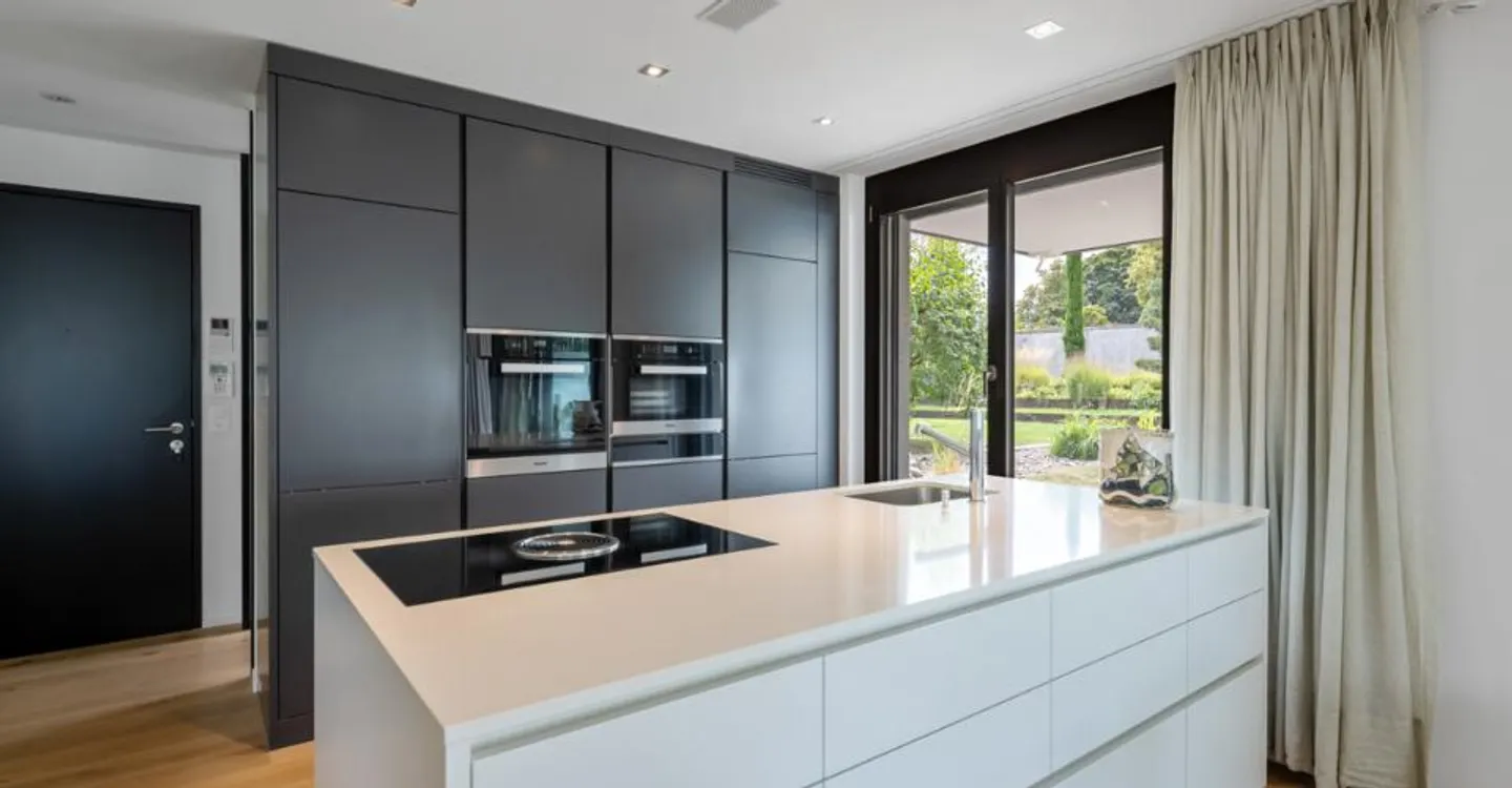 Küsnacht : appartement de jardin moderne avec un grand espace extérieur - Photo 3 sur 6