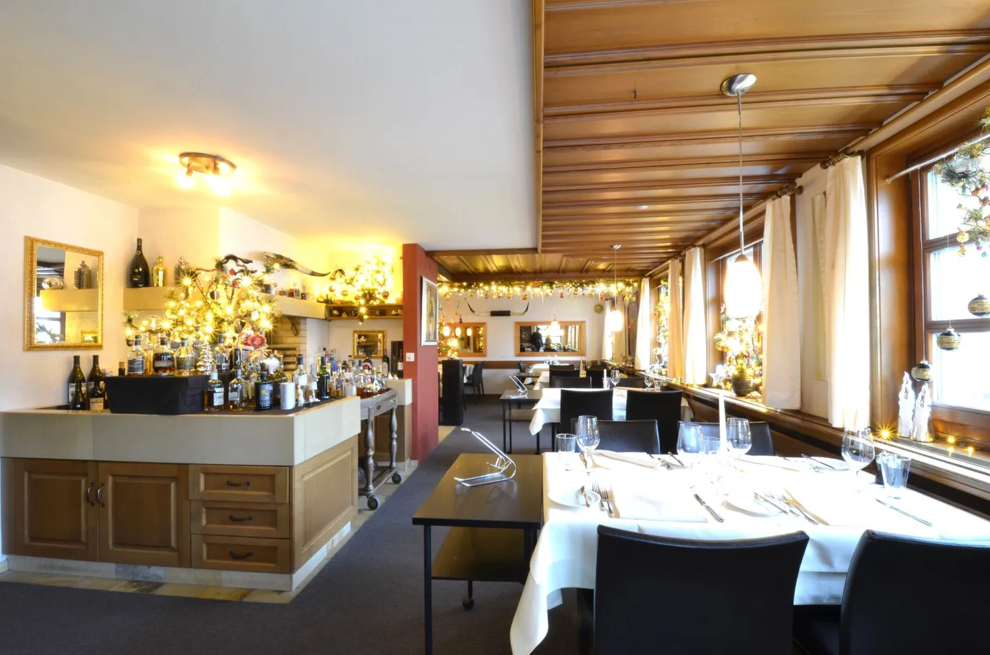 Traditional restaurant with 6 rooms and 4.5 room penthouse in the center of Matzingen - Photo 5 of 18
