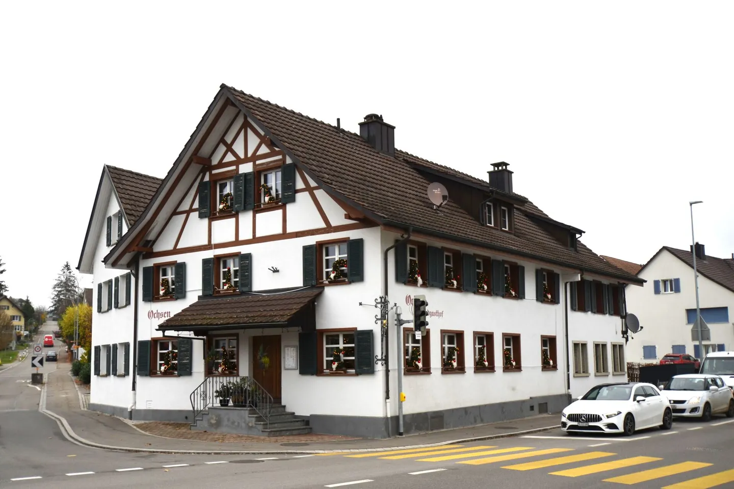 Traditional restaurant with 6 rooms and 4.5 room penthouse in the center of Matzingen - Photo 1 of 18