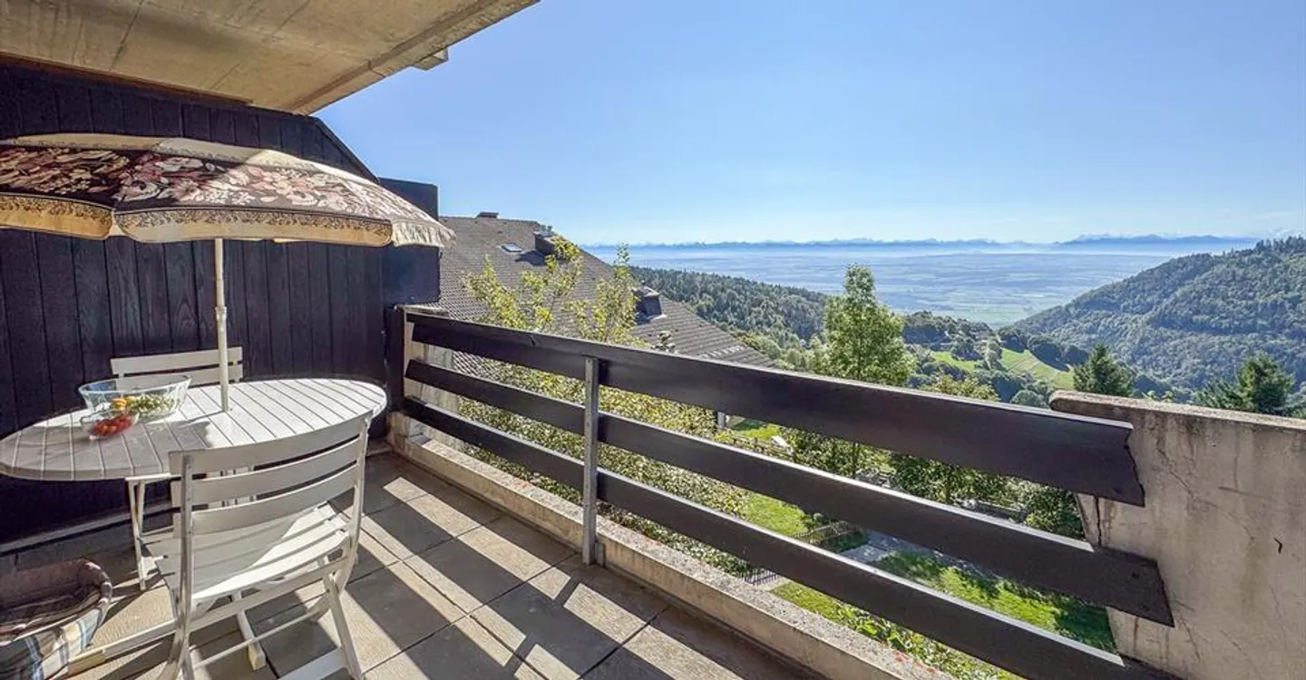 Charming Duplex with View - Photo 4 of 13