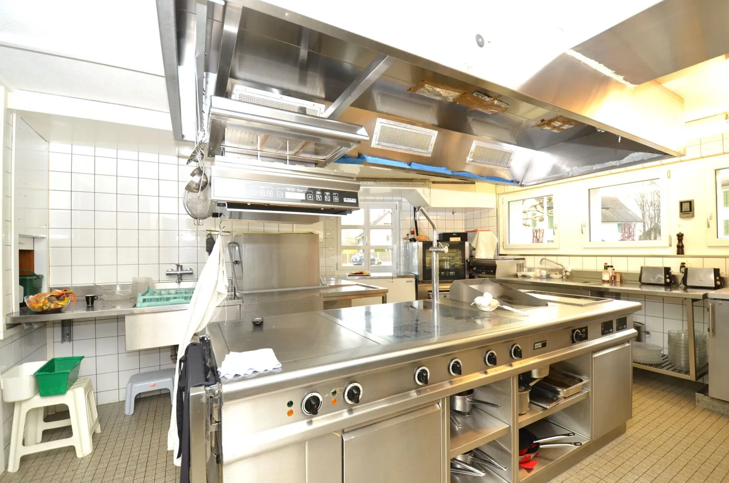 Traditional restaurant with 6 rooms and 4.5 room penthouse in the center of Matzingen - Photo 7 of 18