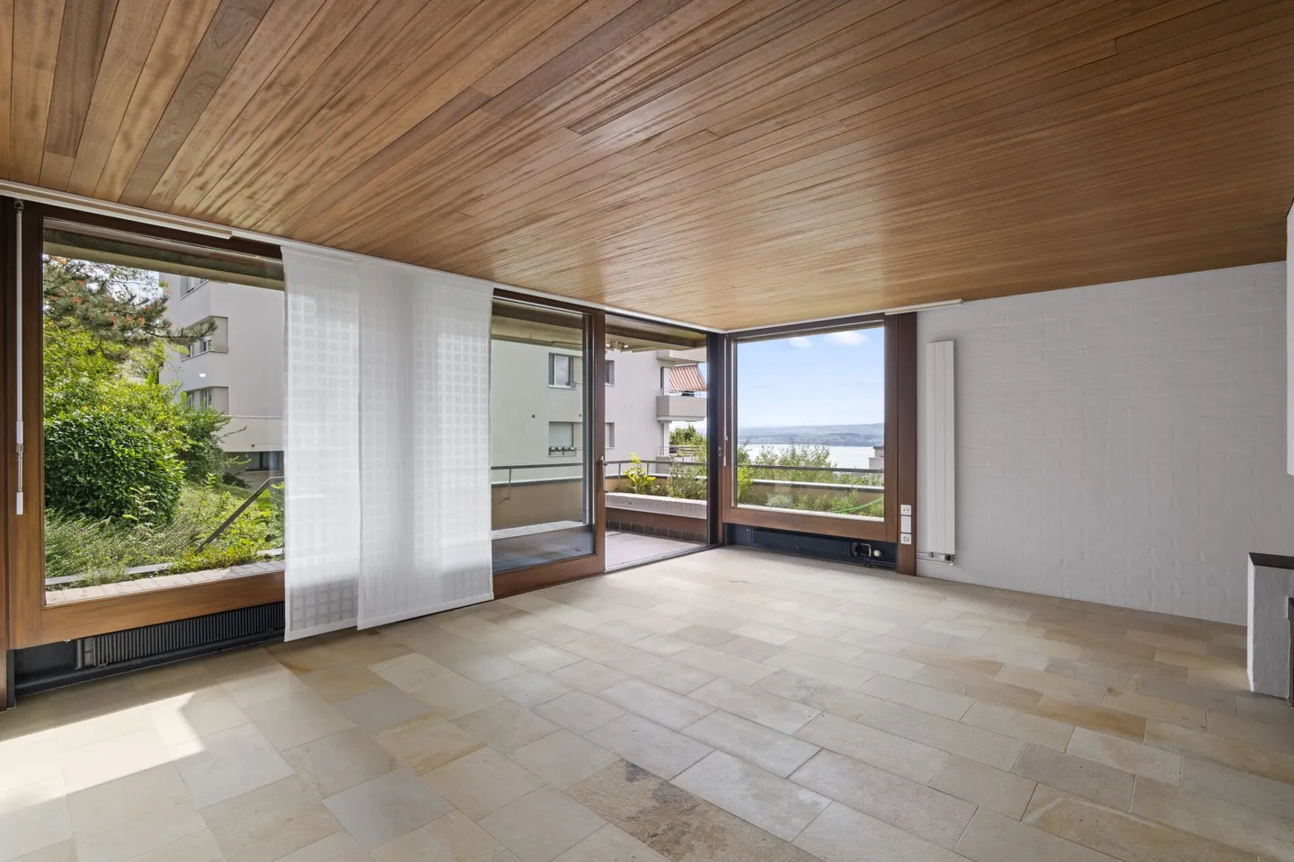 Living above Lake Zug - modern, stylish, unique - Photo 4 of 23