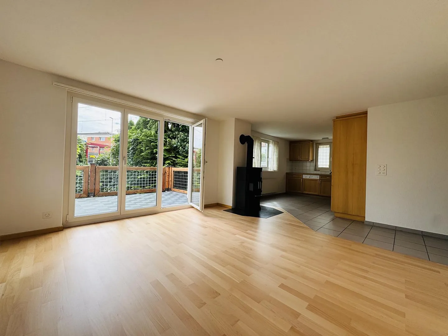 Oasi di 2,5 stanze con grande balcone e stufa svedese per sentirsi a proprio agio - Foto 3 di 9