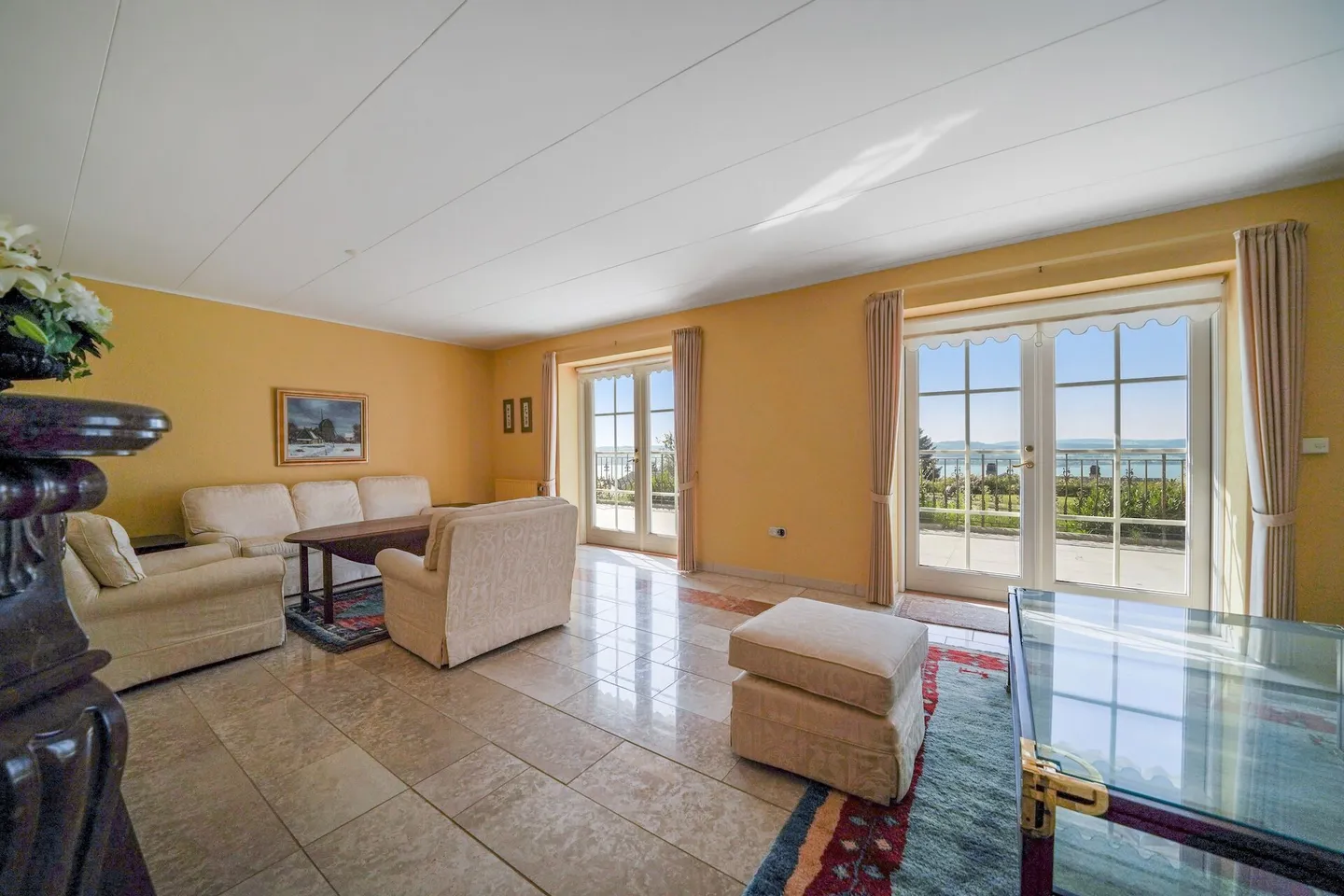 Exclusive villa with lake and mountain views - on the southern slope of Lugnorre - Photo 3 of 19
