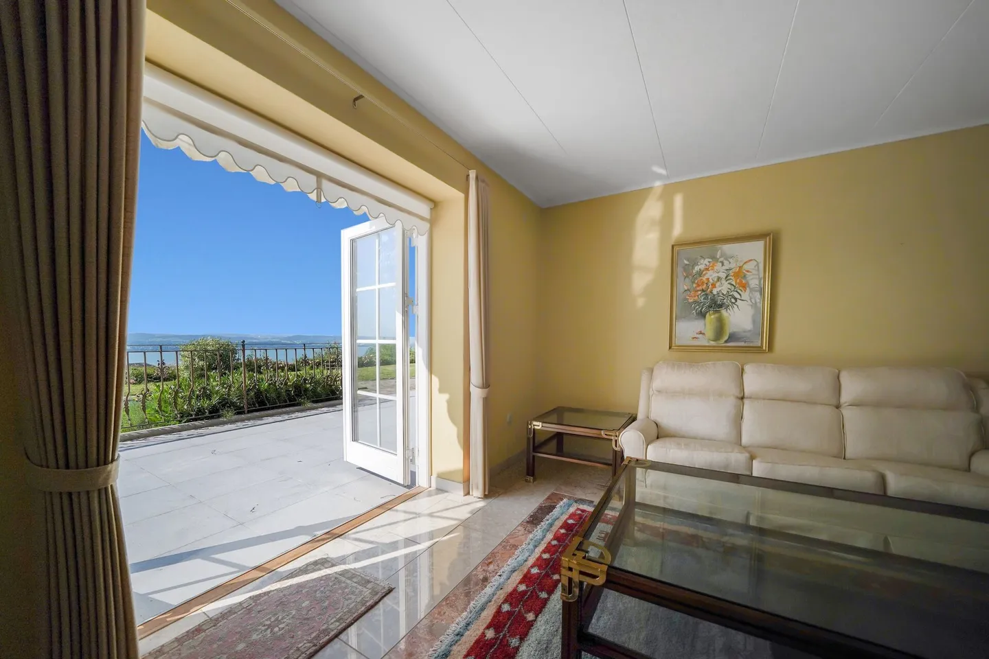 Exclusive villa with lake and mountain views - on the southern slope of Lugnorre - Photo 4 of 19