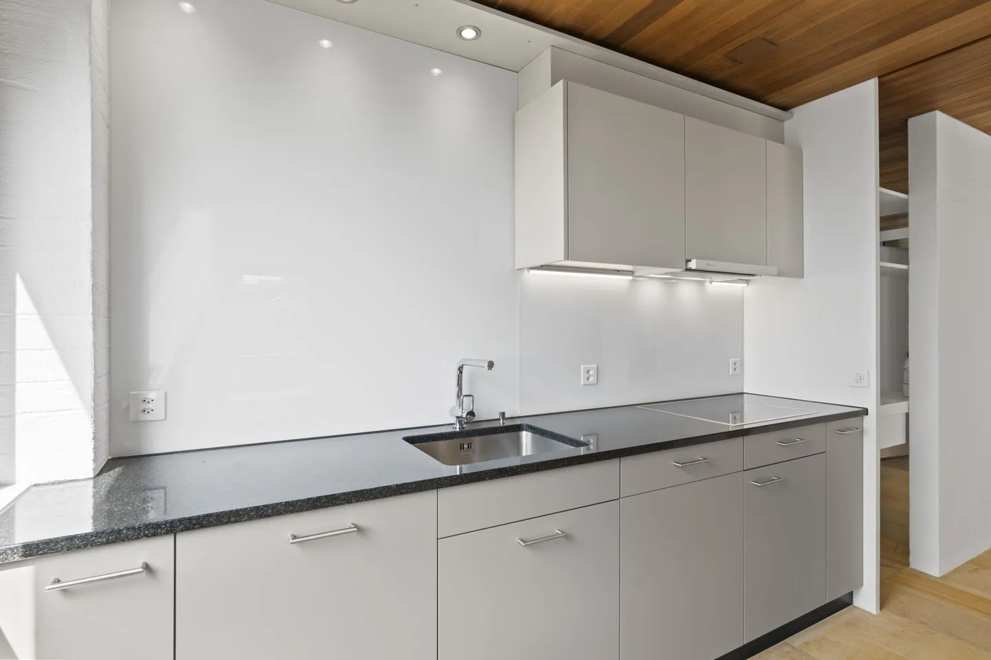 Living above Lake Zug - modern, stylish, unique - Photo 6 of 23