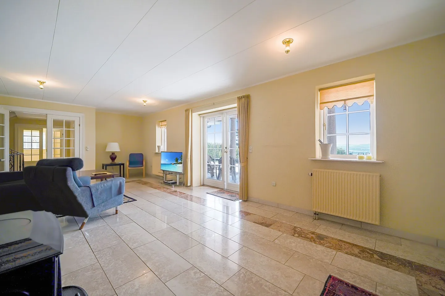 Exclusive Villa with Lake and Alpine Views - on the Southern Slope of Lugnorre - Photo 8 of 21