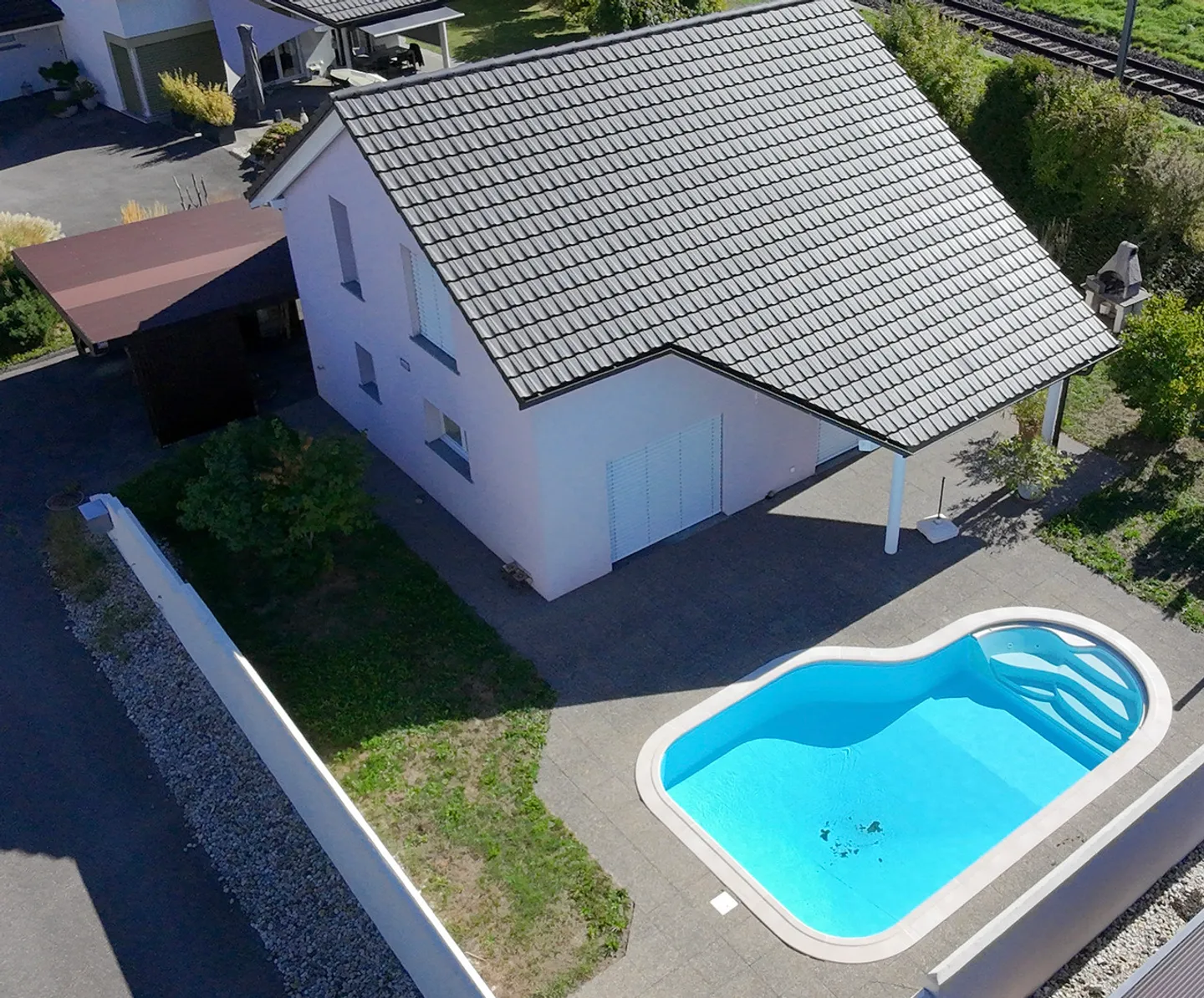 Modernes Familienhaus mit Garten - Foto 3 von 11