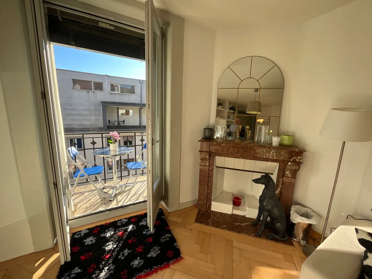 MÖBLIERTE WOHNUNG 4 ZIMMER / 2 SCHLAFZIMMER / ZENTRUM GENF - Foto 3 von 13