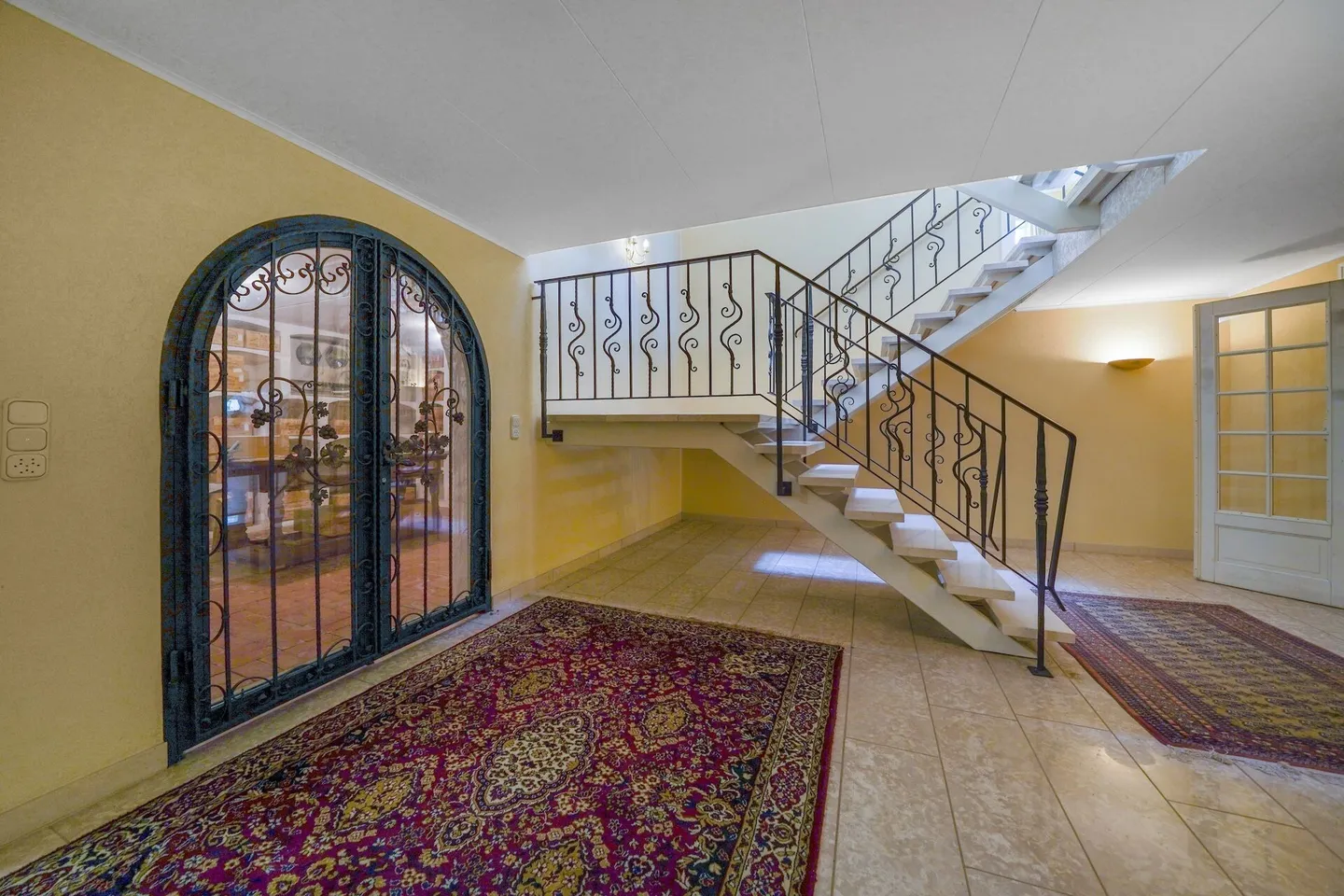 Exclusive Villa with Lake and Alpine Views - on the Southern Slope of Lugnorre - Photo 18 of 21