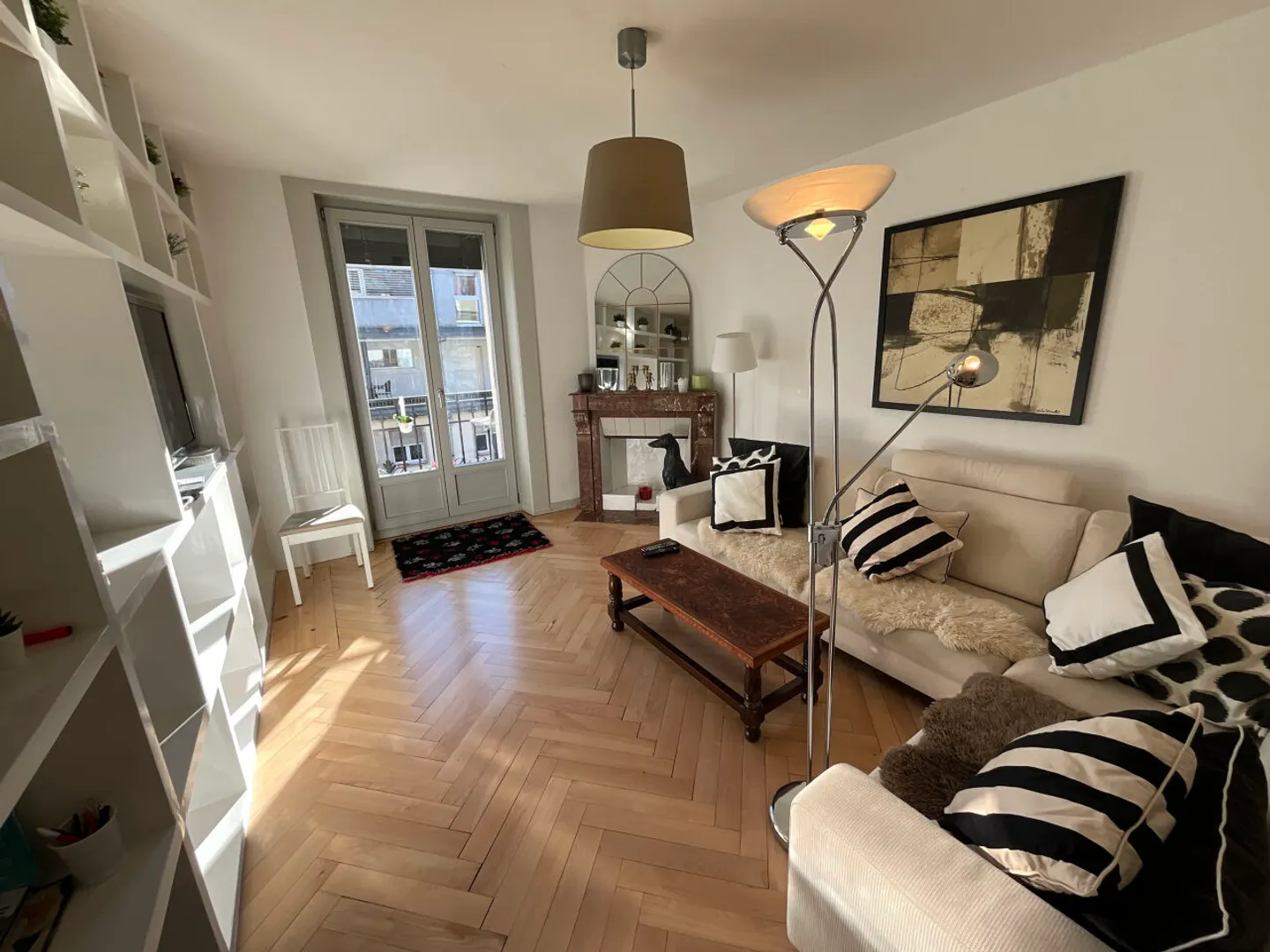 MÖBLIERTE WOHNUNG 4 ZIMMER / 2 SCHLAFZIMMER / ZENTRUM GENF - Foto 1 von 13