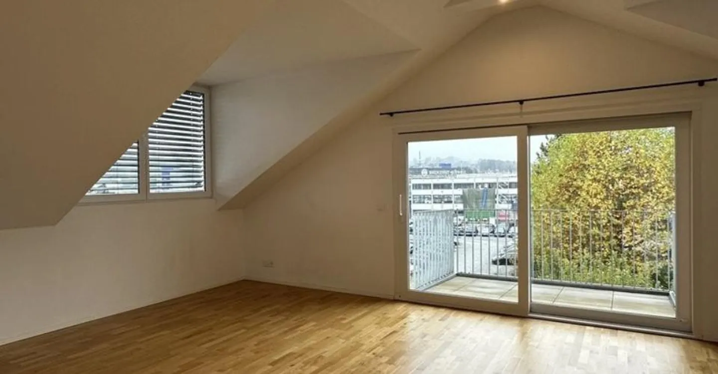 Charmante Wohnung in Safenwil - Foto 3 von 9