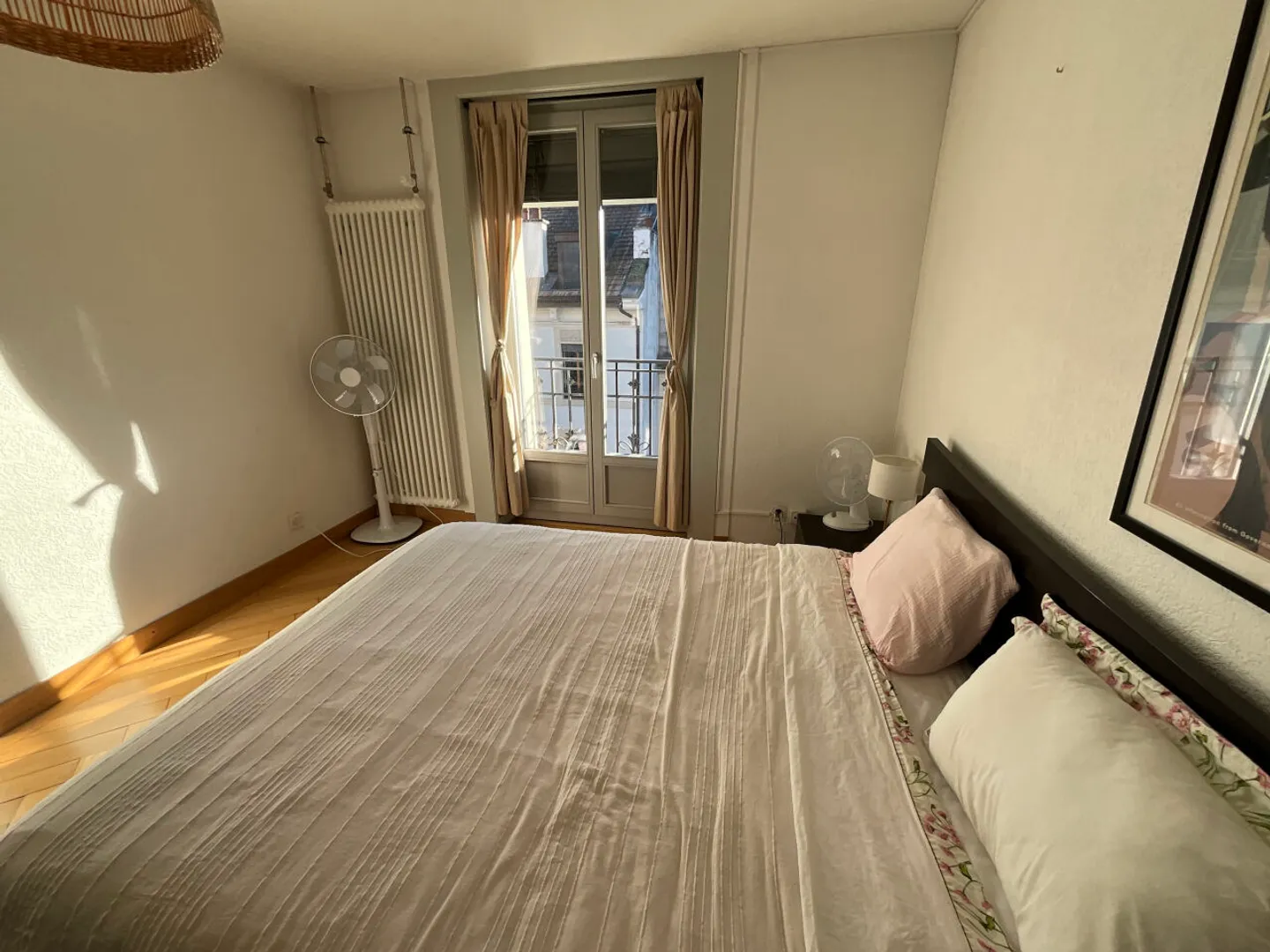 MÖBLIERTE WOHNUNG 4 ZIMMER / 2 SCHLAFZIMMER / ZENTRUM GENF - Foto 12 von 13