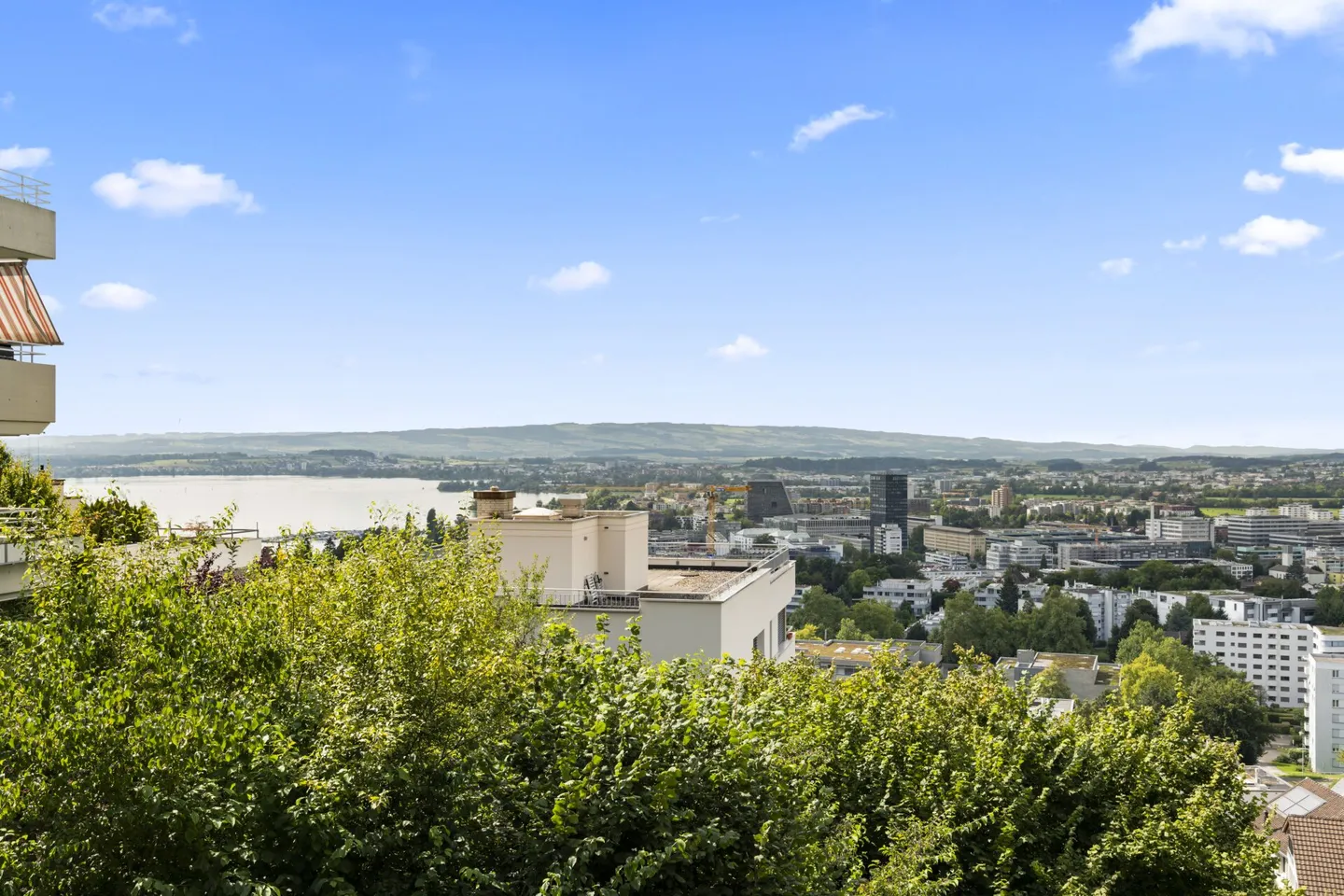 Living above Lake Zug - modern, stylish, unique - Photo 17 of 23