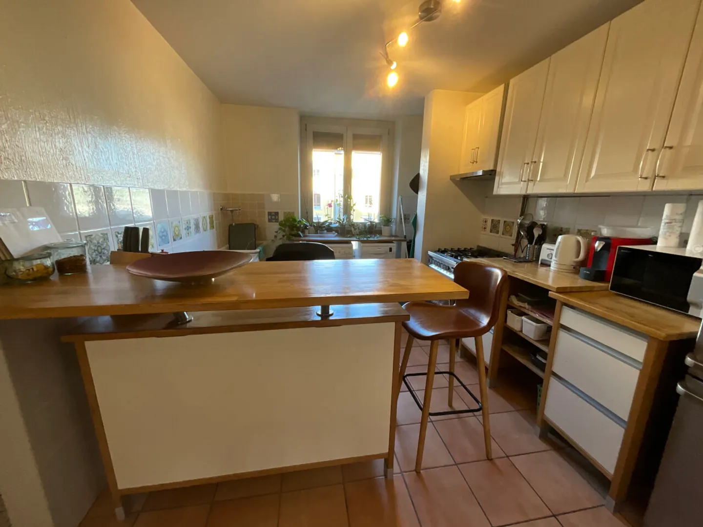 MÖBLIERTE WOHNUNG 4 ZIMMER / 2 SCHLAFZIMMER / ZENTRUM GENF - Foto 9 von 13