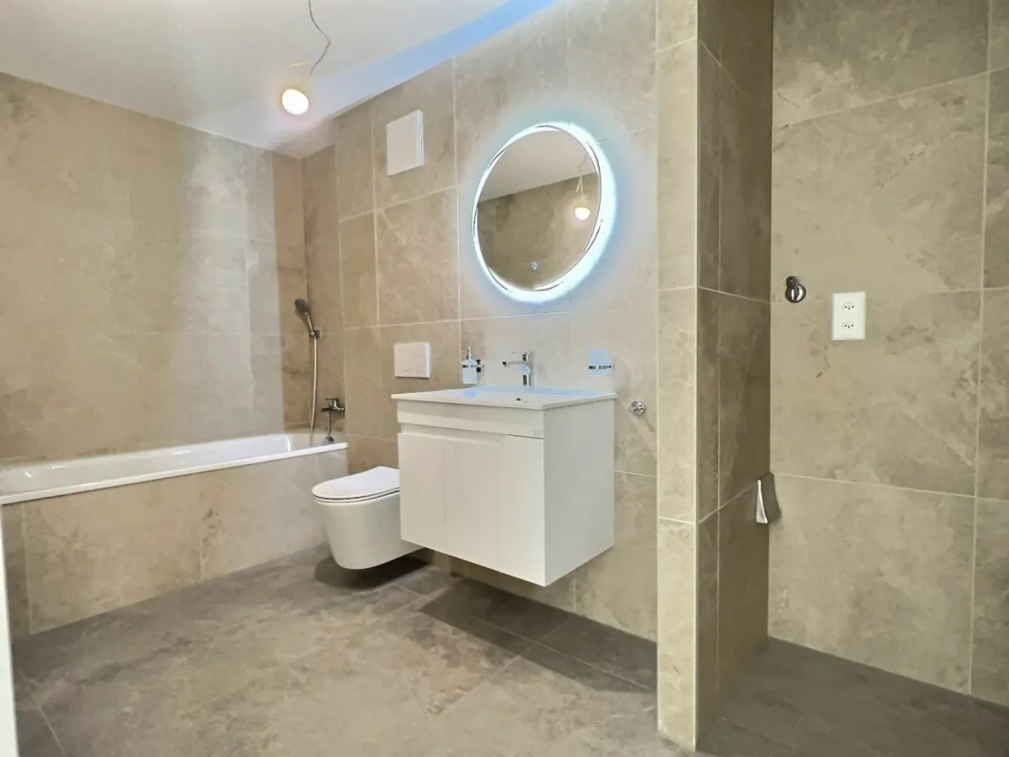 Geräumige 3,5-Zimmer-Wohnung mit großer Terrasse von 30m2 - Foto 12 von 20