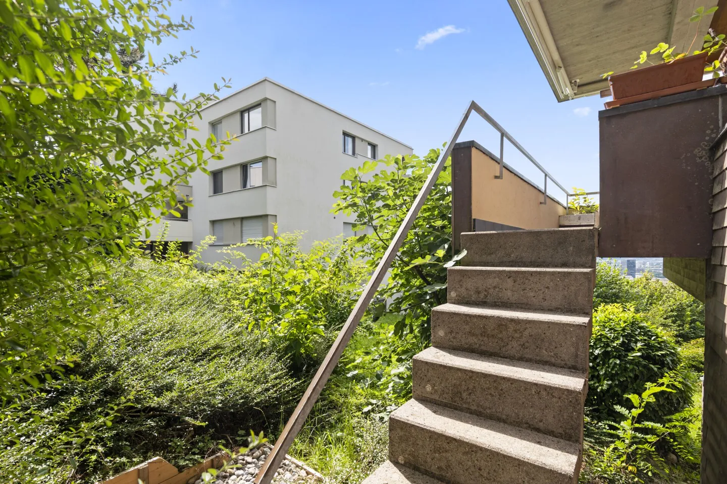 Living above Lake Zug - modern, stylish, unique - Photo 18 of 23