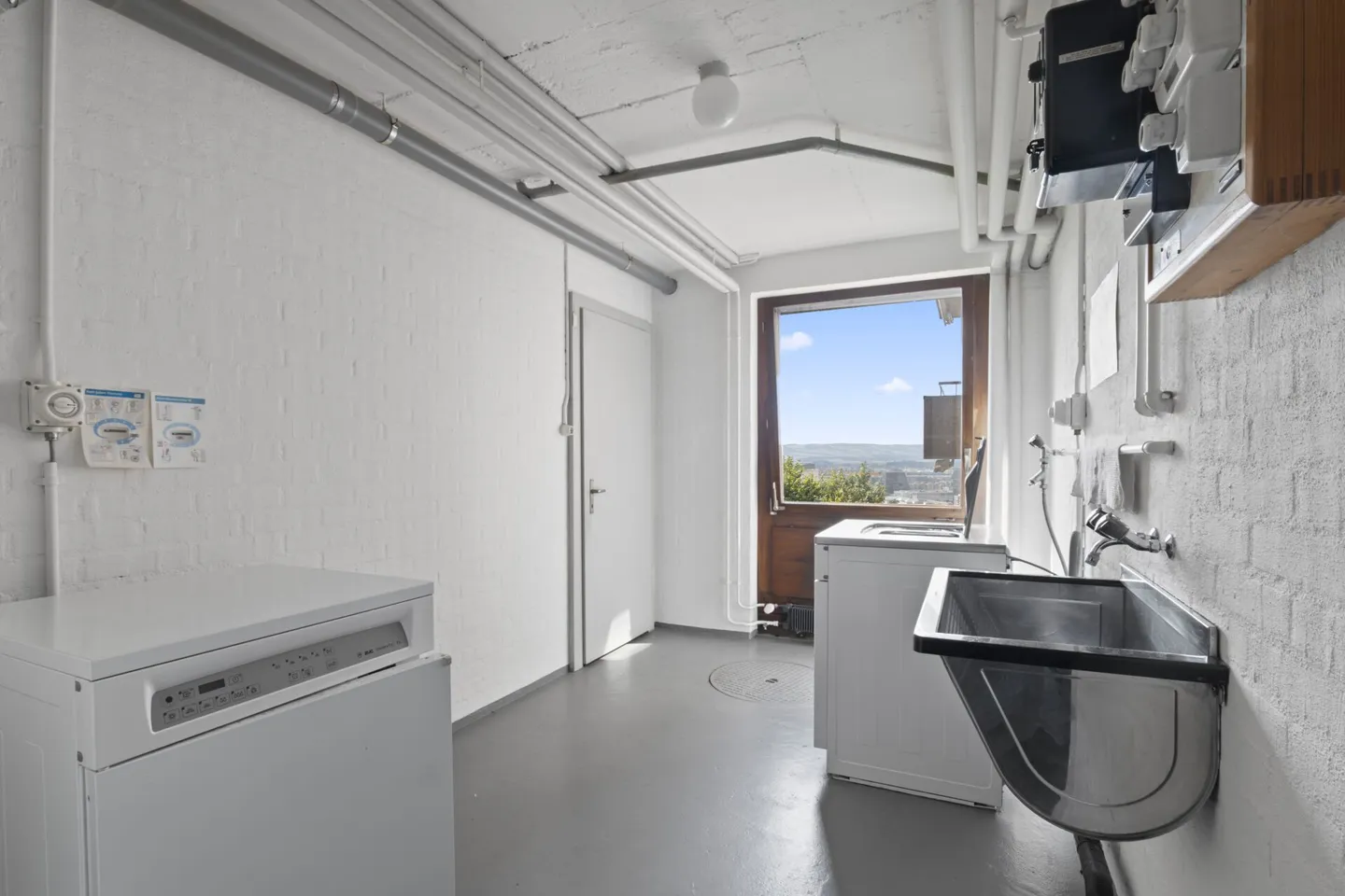 Living above Lake Zug - modern, stylish, unique - Photo 21 of 23