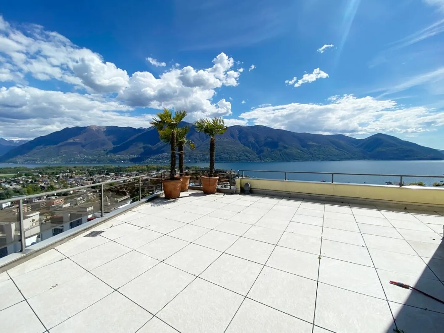 Penthouse avec Vue Unique - Photo 3 sur 5