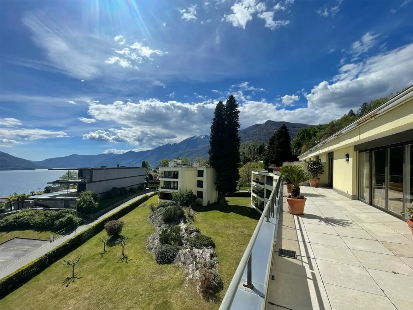 Penthouse avec Vue Unique - Photo 4 sur 5