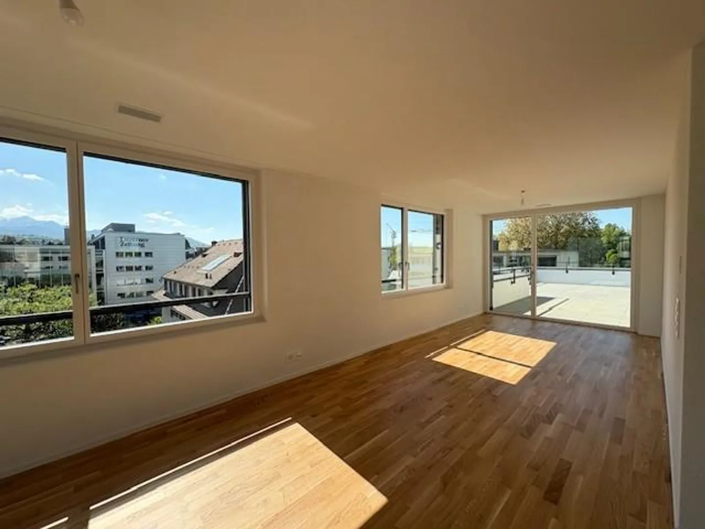 3.5 Room Penthouse Apartment in Attractive Location - Photo 3 of 16