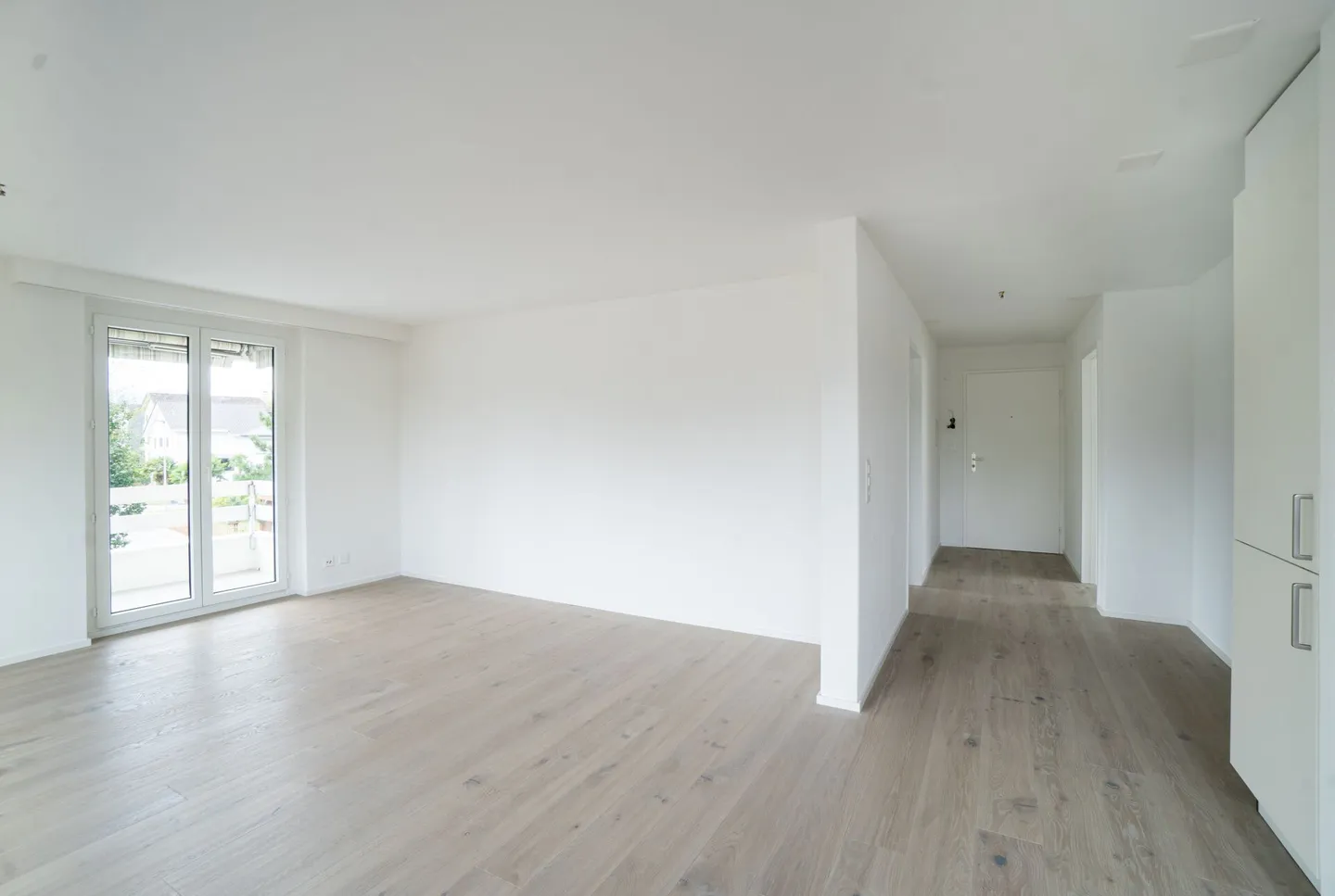 Freshly renovated and centrally located 3.5-room apartment - Photo 2 of 24