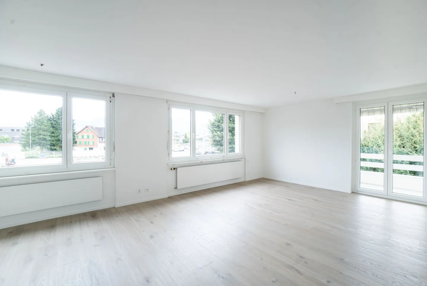 Freshly renovated and centrally located 3.5-room apartment - Photo 3 of 24