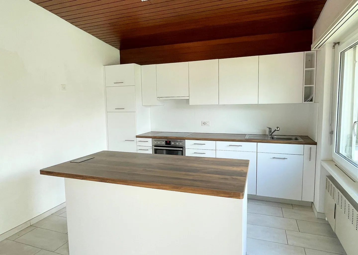 Maison avec grand jardin dans un quartier résidentiel noble - Photo 12 sur 18