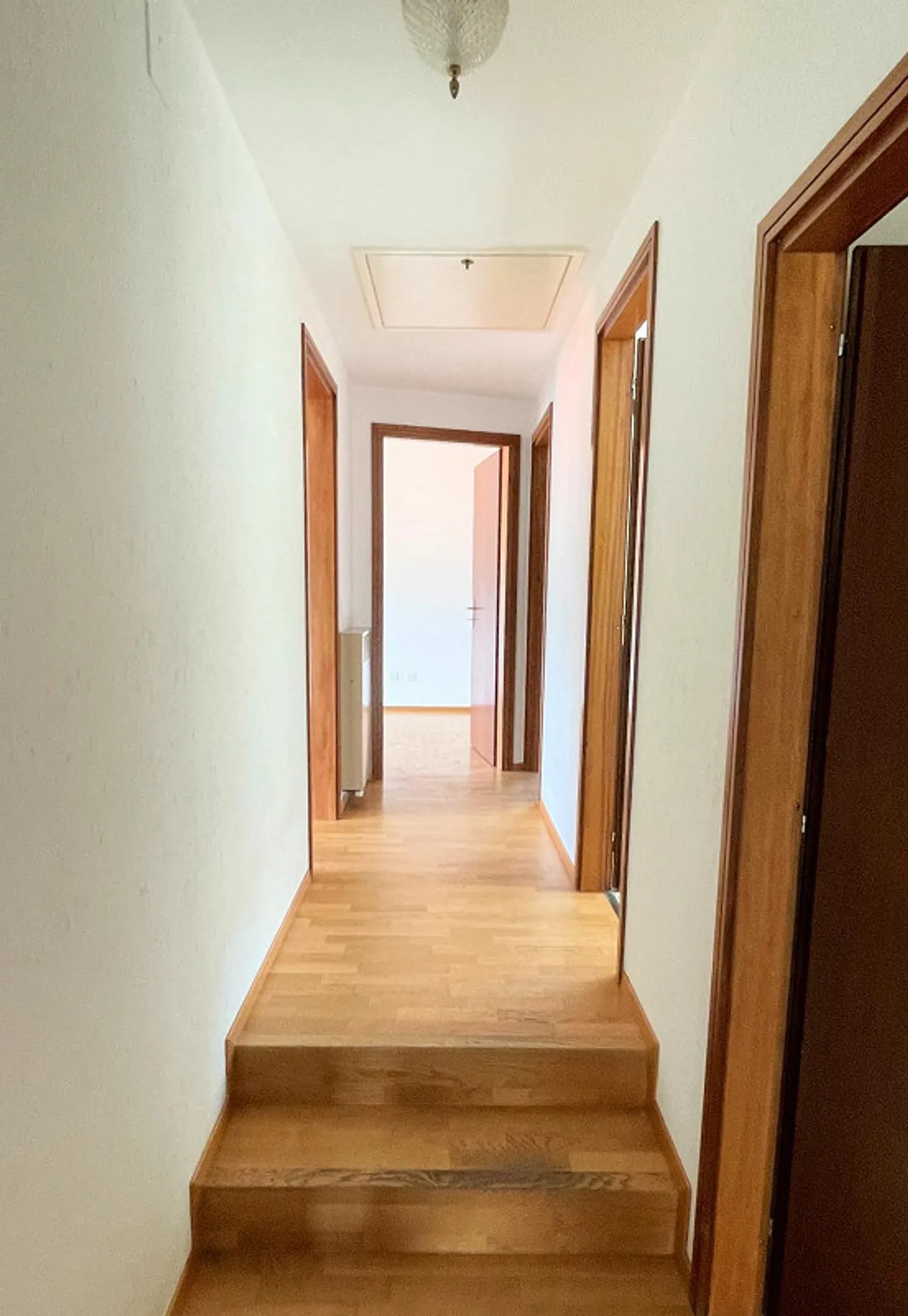 Maison avec grand jardin dans un quartier résidentiel noble - Photo 14 sur 18