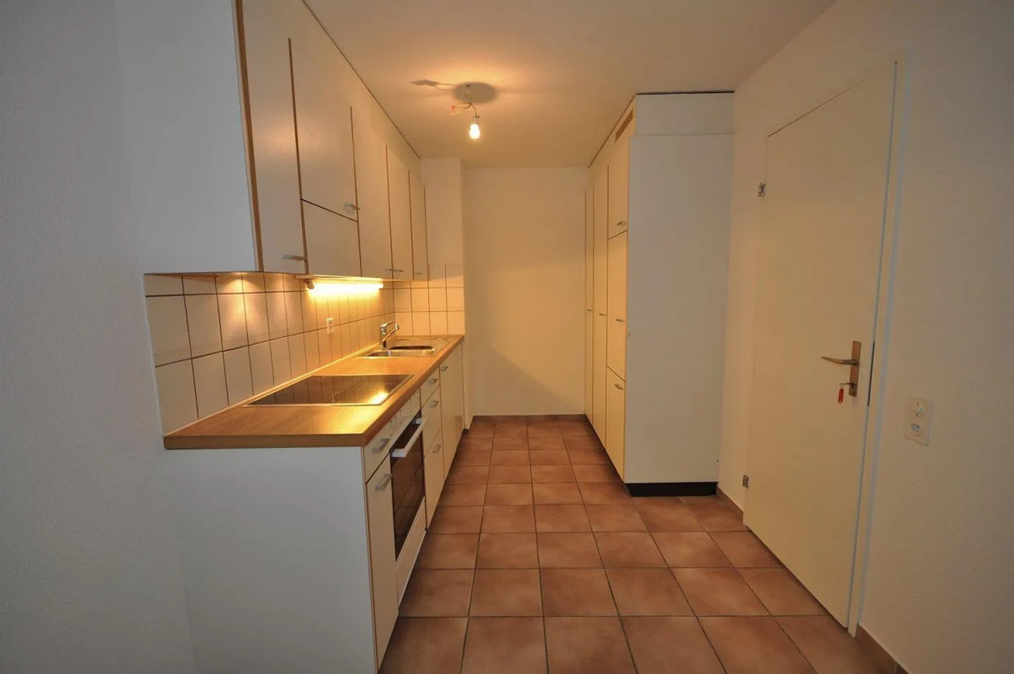 Appartamento luminoso con balcone in prossimità di Birsköpfli - Foto 5 di 8