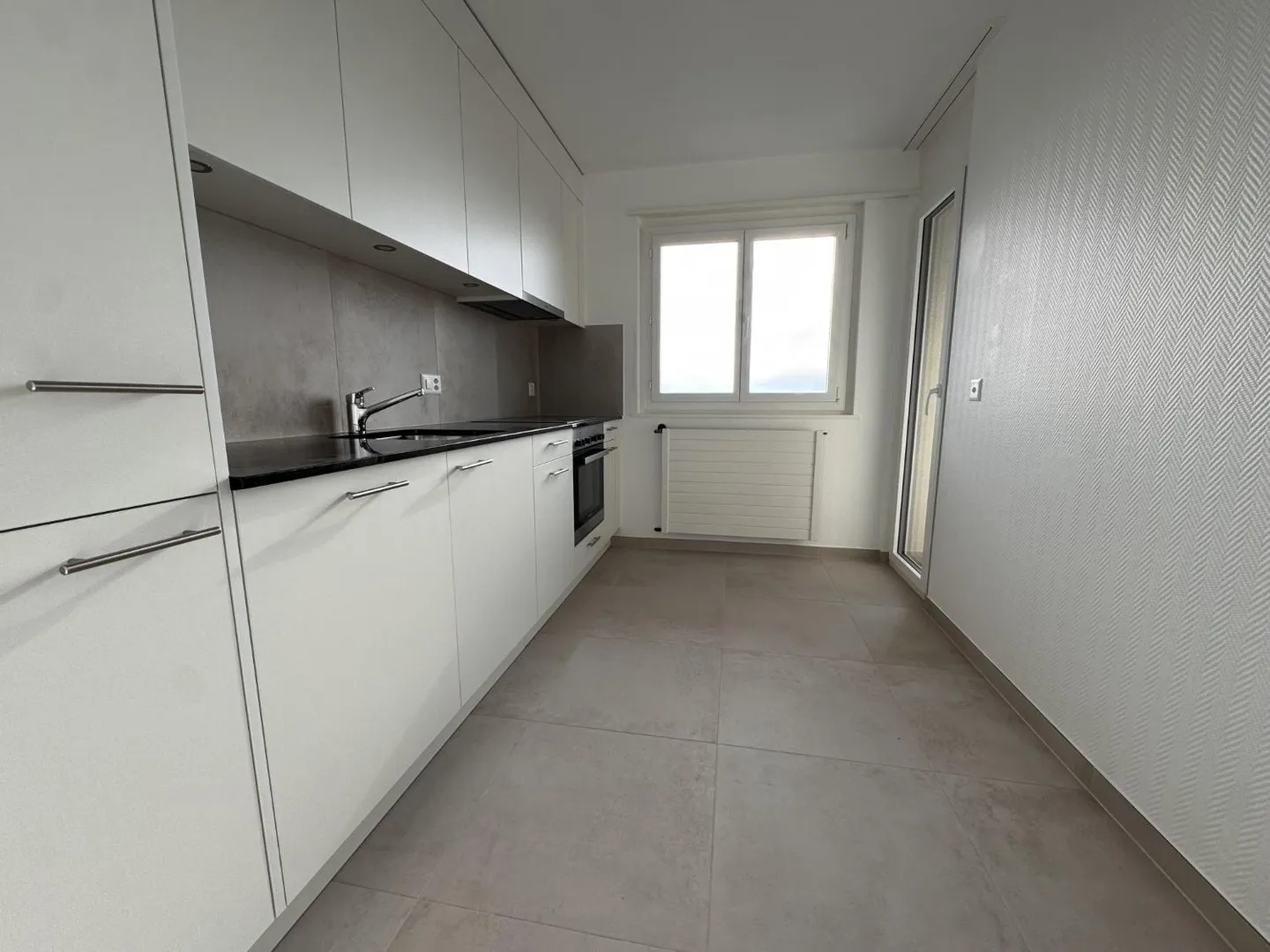 Top floor 4.5 rooms - Photo 4 of 7