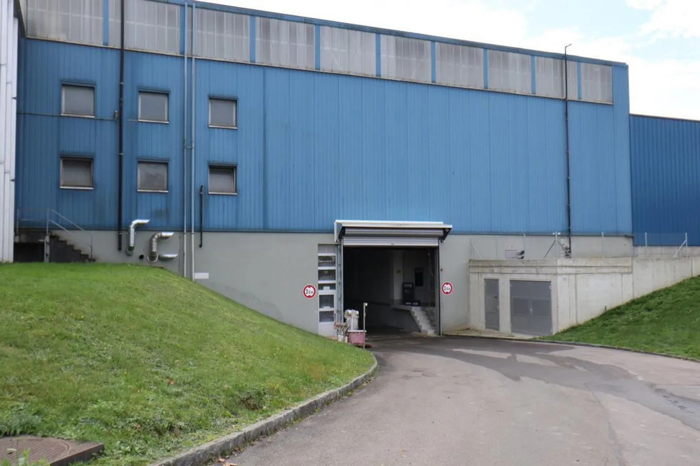 Storage areas in the former mineral spring - Photo 2 of 8