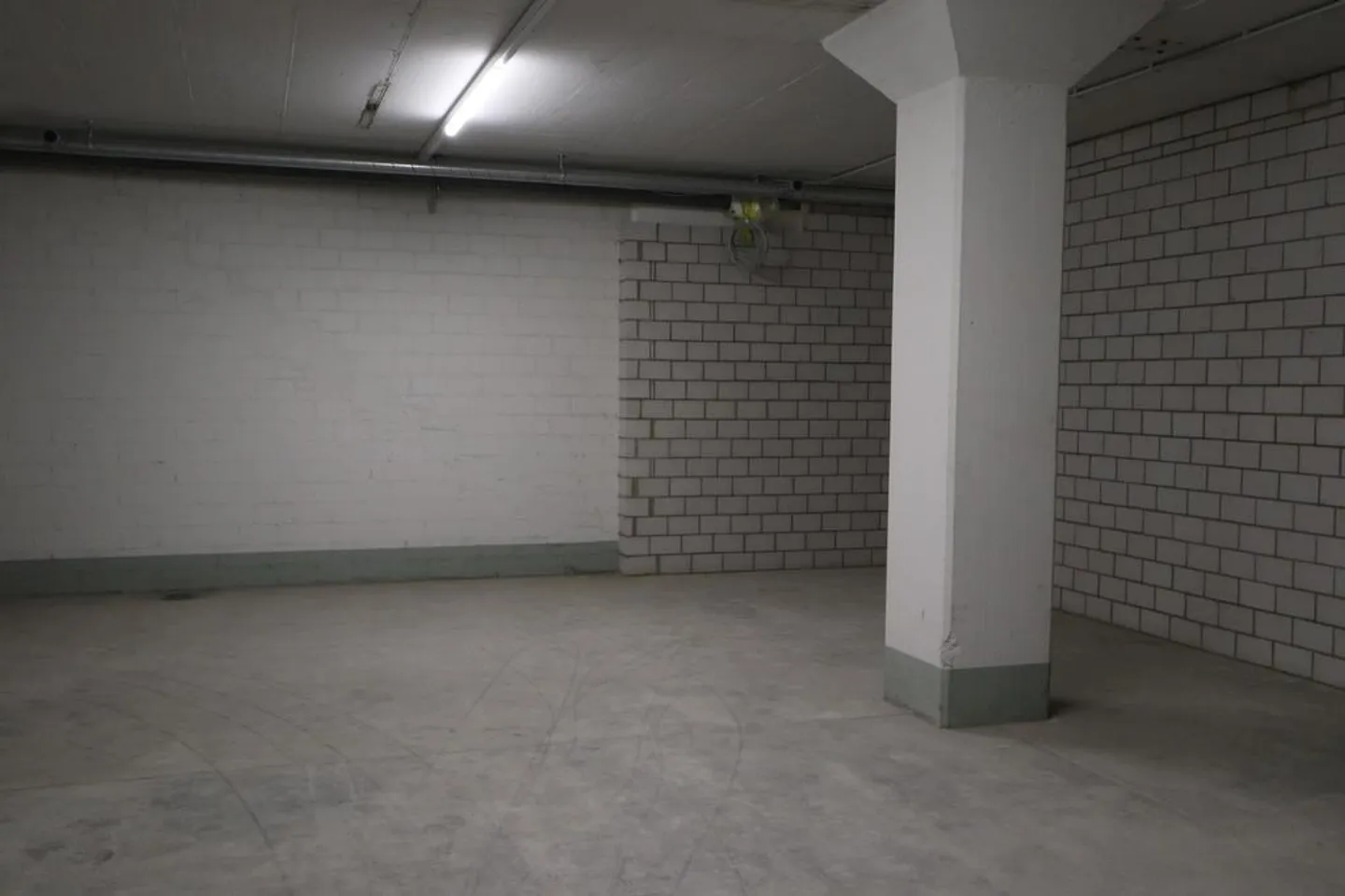 Storage areas in the former mineral spring - Photo 5 of 8