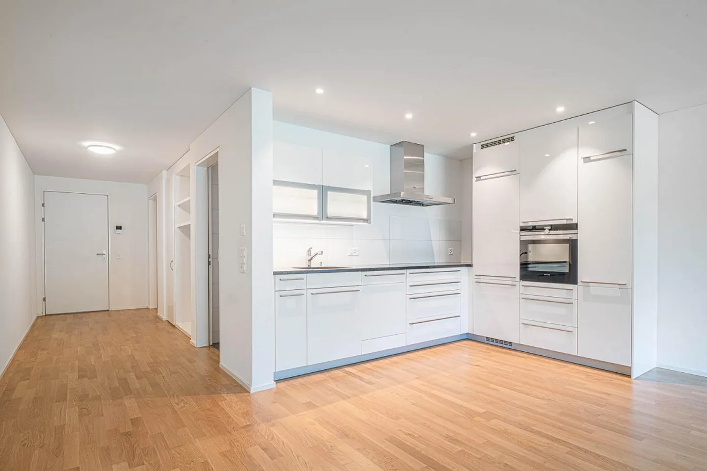 Grosszügige 3.5 Zimmerwohnung in Bonstetten - Foto 2 von 9
