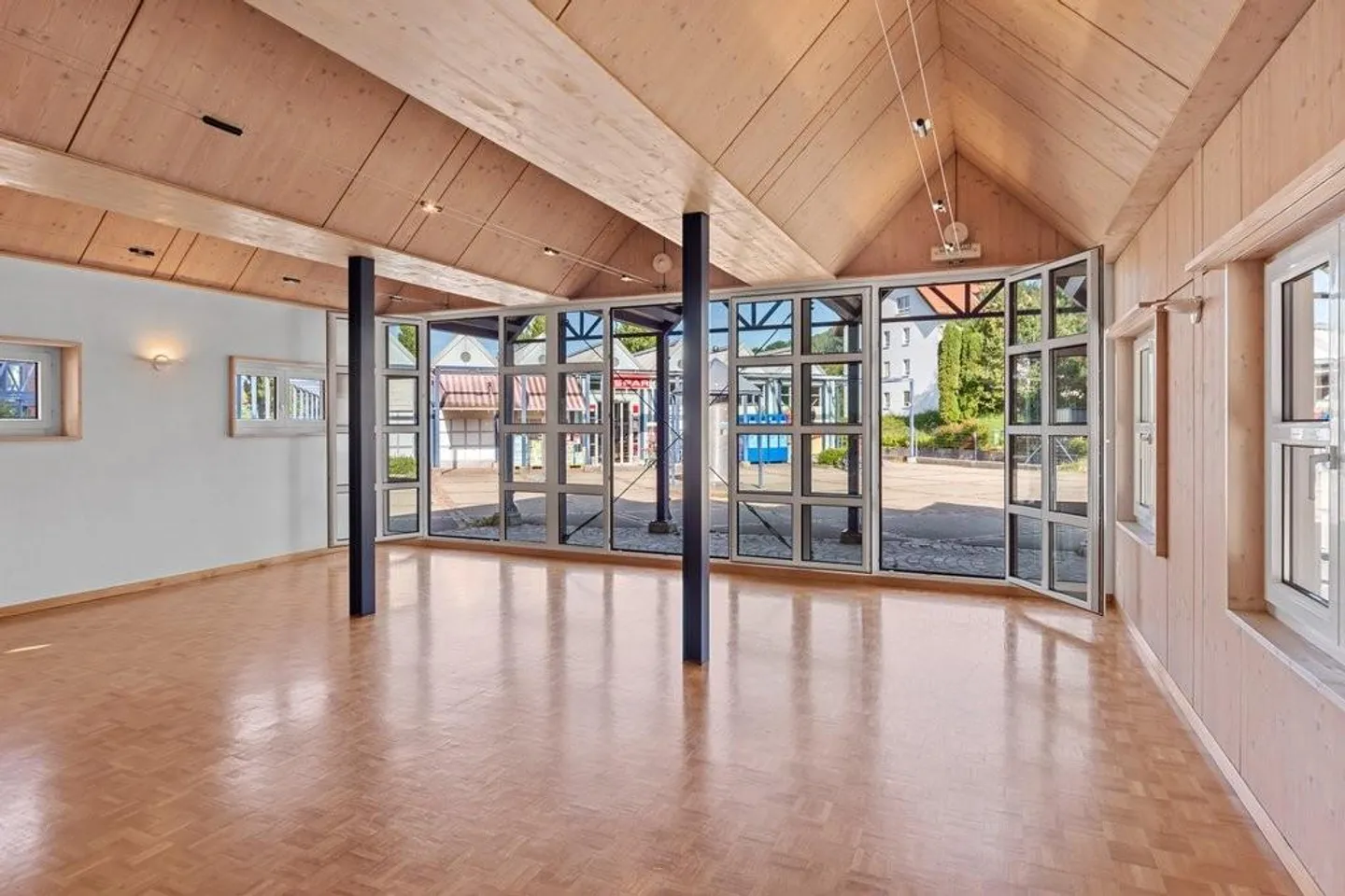 Spazio commerciale multifunzionale di 124 m2 in totale - Foto 4 di 10