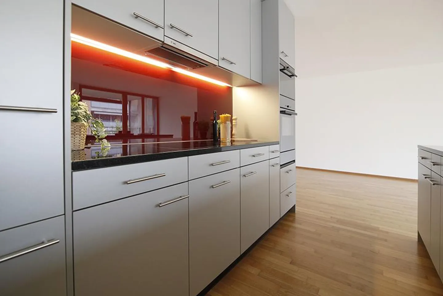 Spacious apartment in a great location - Photo 3 of 7