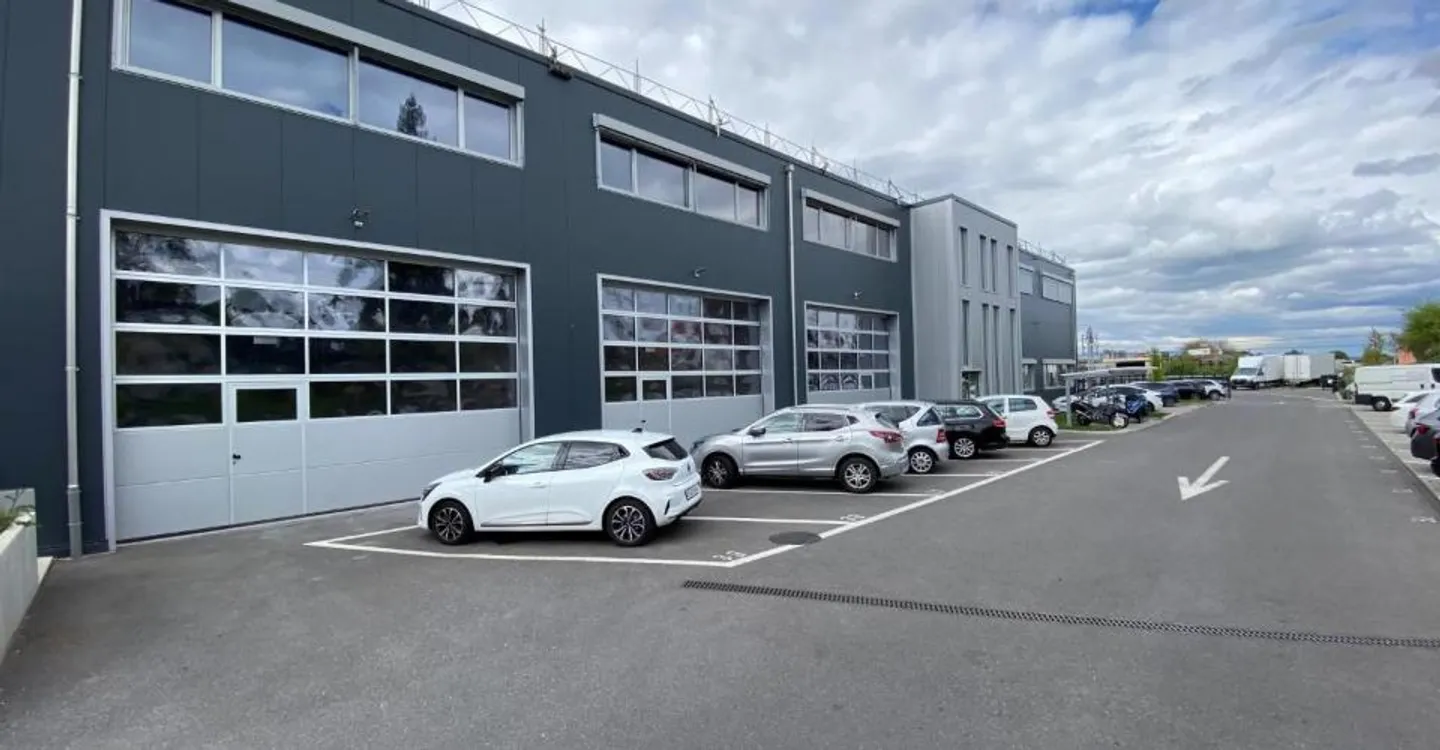 Industrial Space in Vernier - Photo 1 of 8