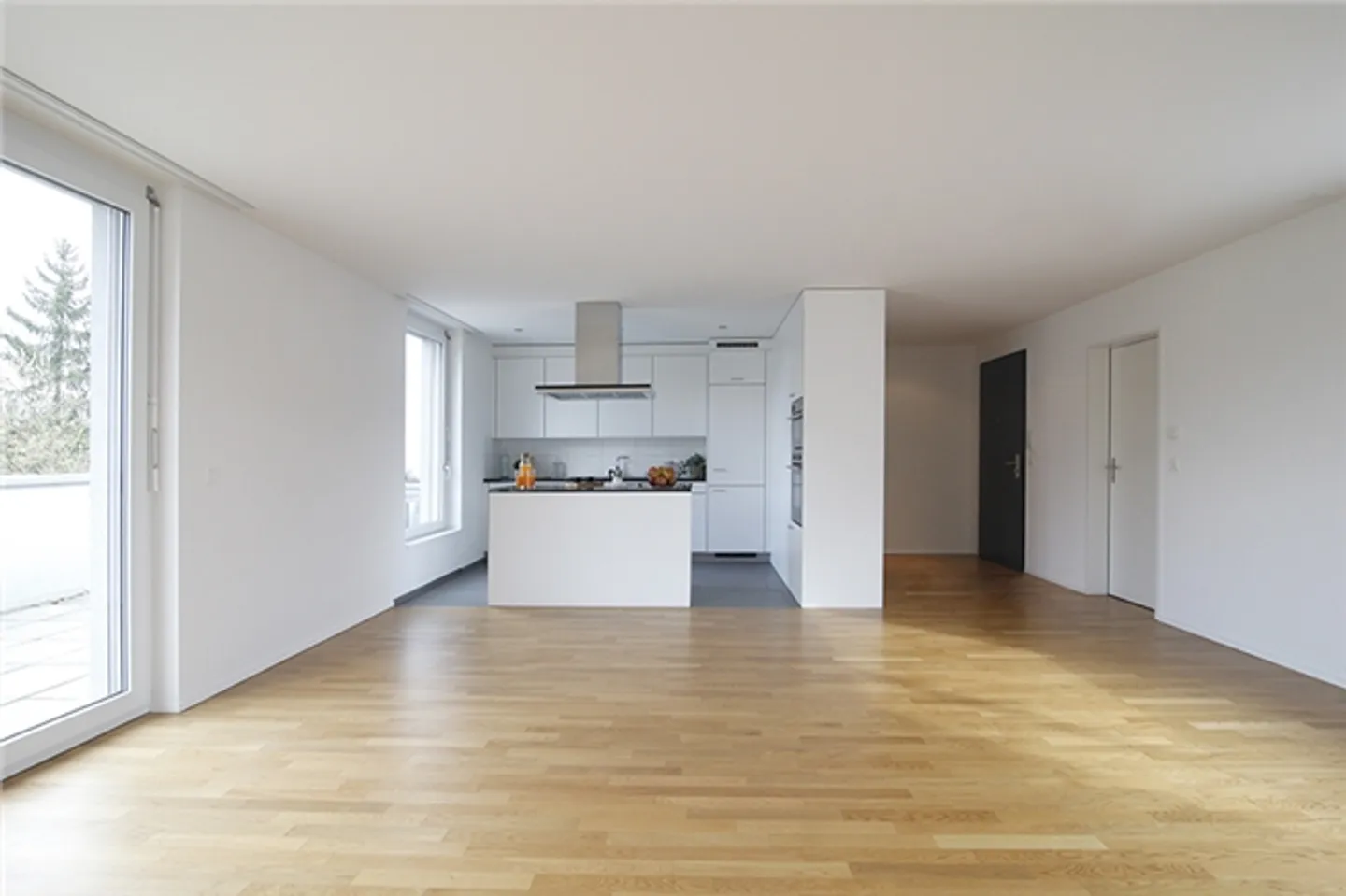 Exclusive living with terrace guaranteed! - Photo 2 of 7