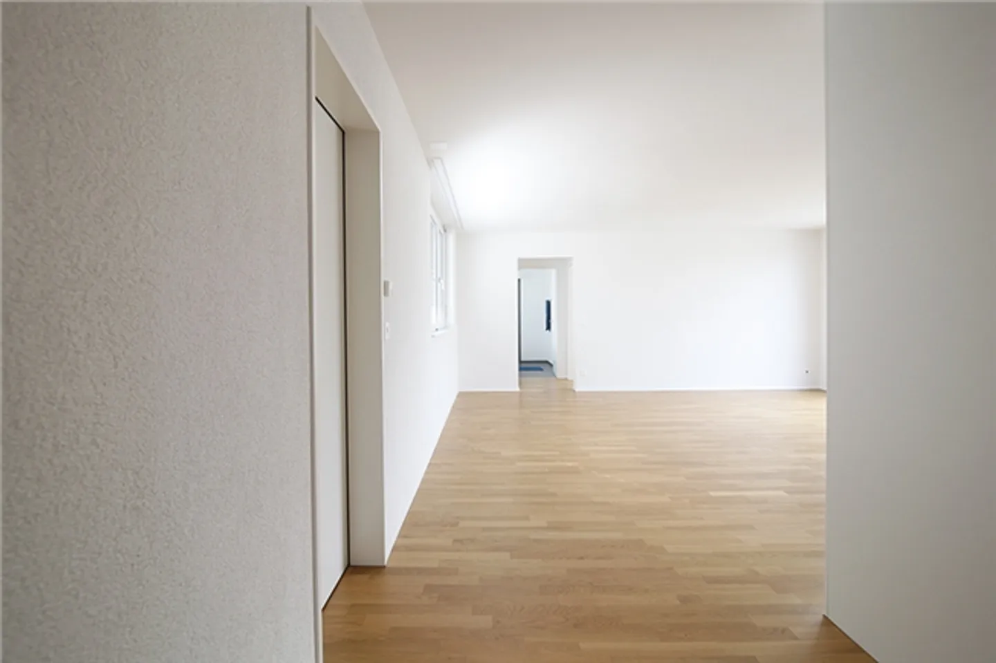 Exclusive living with terrace guaranteed! - Photo 3 of 7