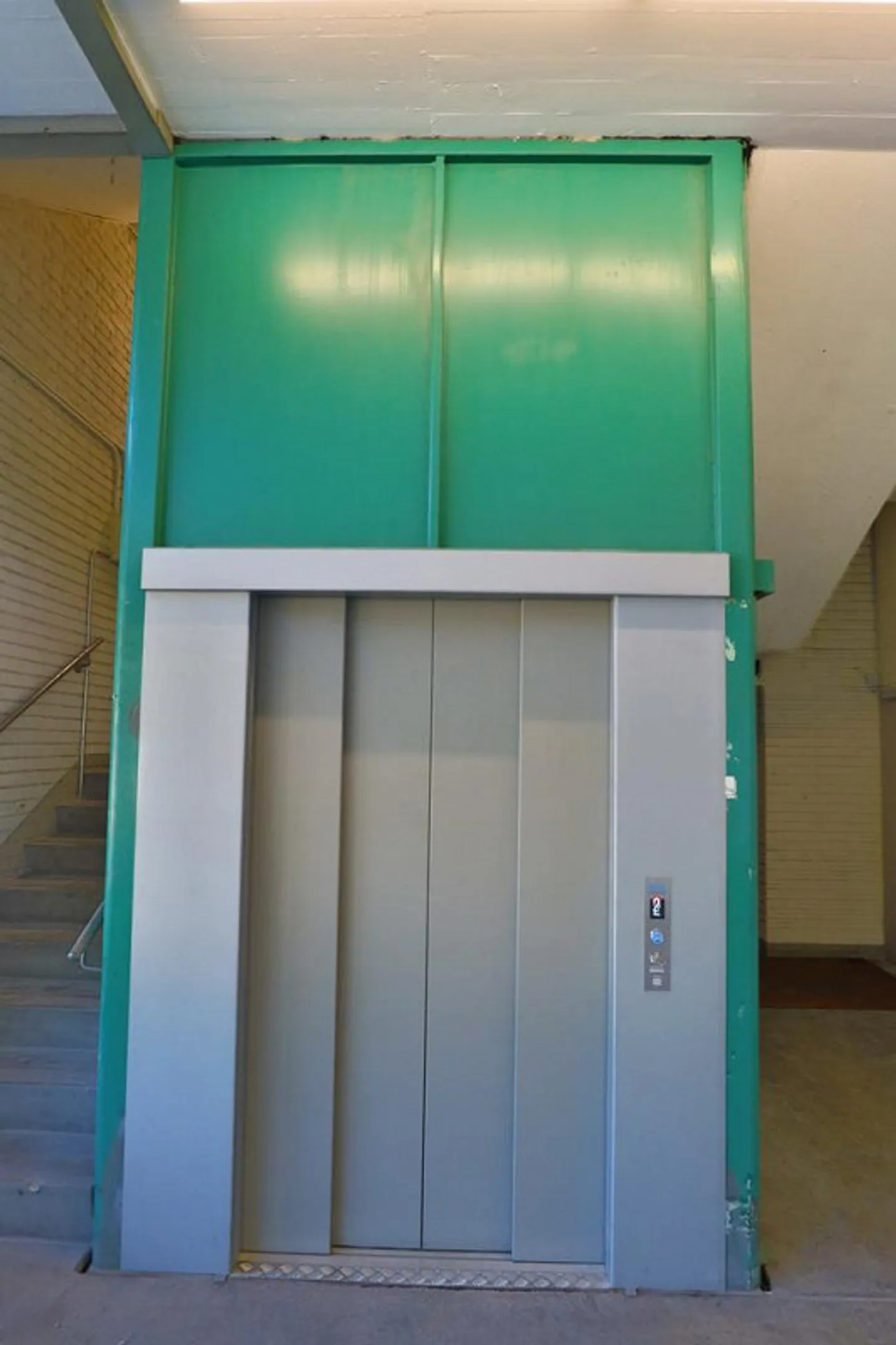 Spazi di stoccaggio nella ex sorgente minerale di Eglisau - Foto 2 di 7